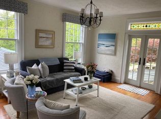 453 Bellevue Ave APT 3, Newport, RI 02840