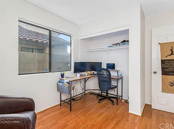 3rd image of 17203 Lakeview Ct
