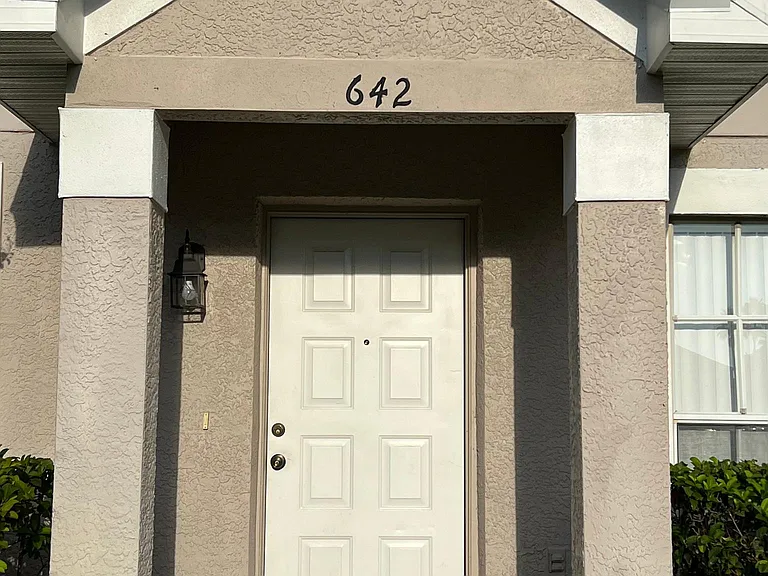 642 Kensington Lake Cir — Photo 3