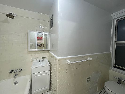 4th image of 309 W 57th St APT 806