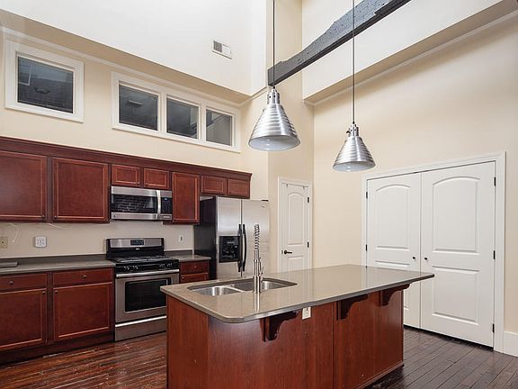 4th image of 122 S Gay St APT 402