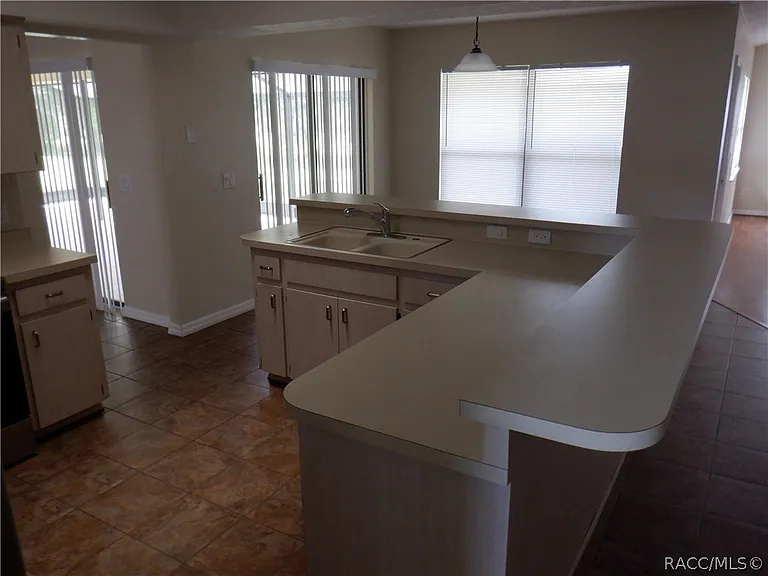335 E Falconry Ct — Photo 15