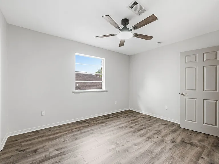 6182 Milne Blvd — Photo 12