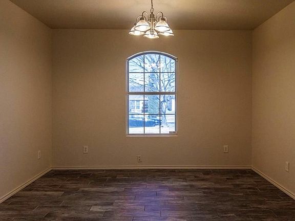 3rd image of 3602A Lakecrest Dr