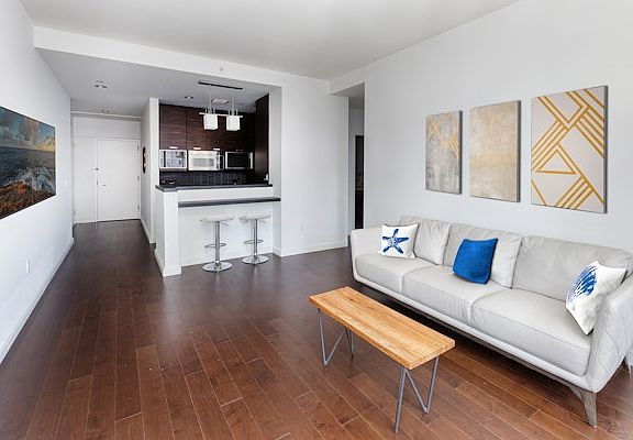 5th image of 101 W 24th St APT 21H