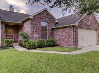 5415 Chase Wood Dr, Bacliff, TX 77518