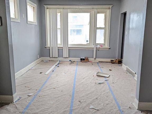 3rd image of 7611 S Eberhart Ave