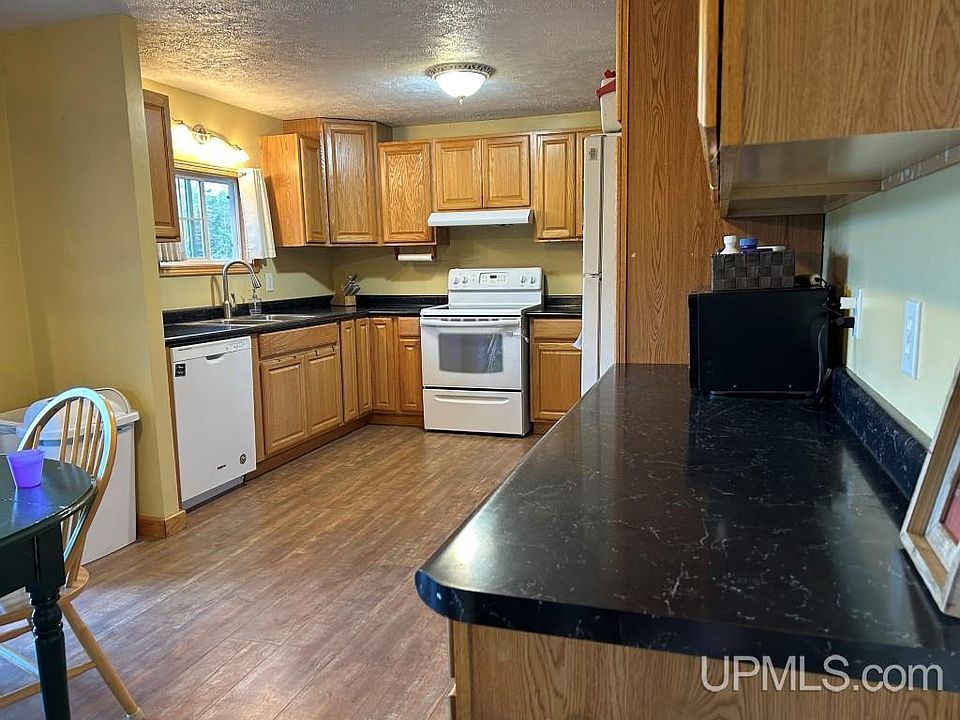 6540 N Alger Heights Rd, Munising, MI 49862 Zillow