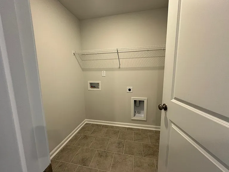 5719 Woodlawn Dr — Photo 16