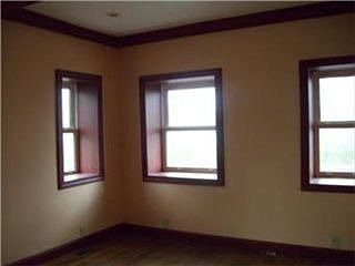 2nd image of 3918 Holmes St
