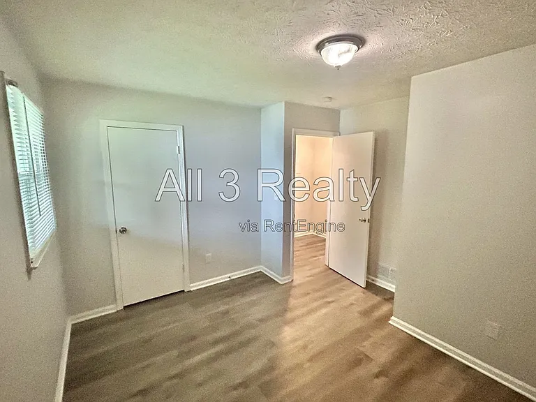 293 Rogers St — Photo 5