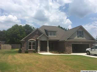305 Pembrooke Cir SE, Hartselle, AL 35640