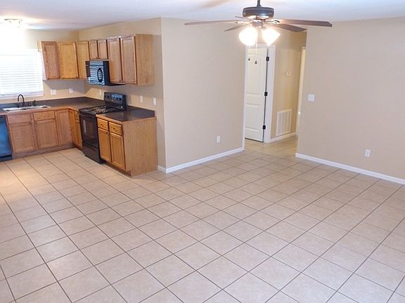 4th image of 2705 E Johnson Dr