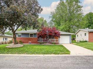 2101 Saint Michael Ct S, Highland, IL 62249