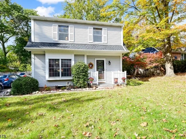 53 Seminole Ave, Oakland Boro, NJ 07436