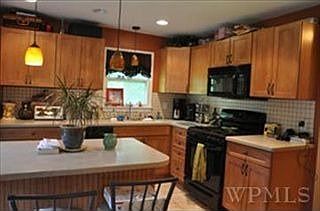 3rd image of 56 Hampton Dr