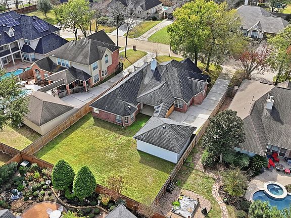 2nd image of 16214 Lobo Ln