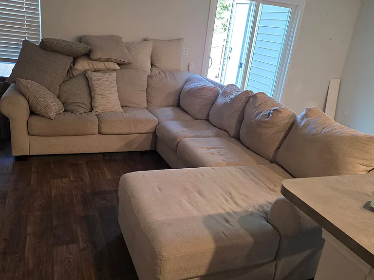216 Spencer Cir — Photo 3