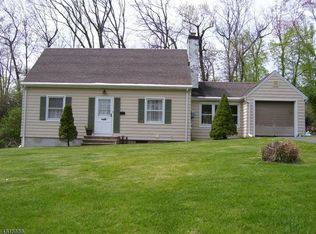 101 Twin Falls Rd, Berkeley Heights, NJ 07922