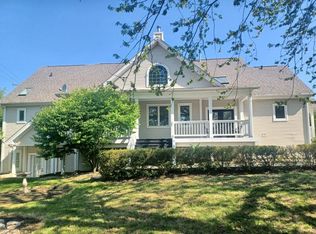 104 Howe Ter, Barrington, IL 60010