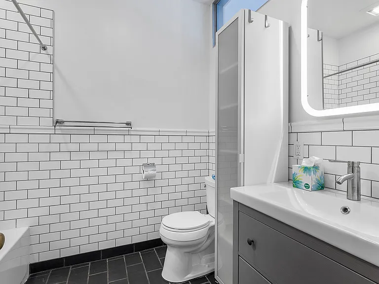 2020 E Fletcher St #1&2 — Photo 33