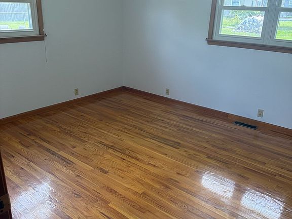 5th image of 1127 Indiana Ave