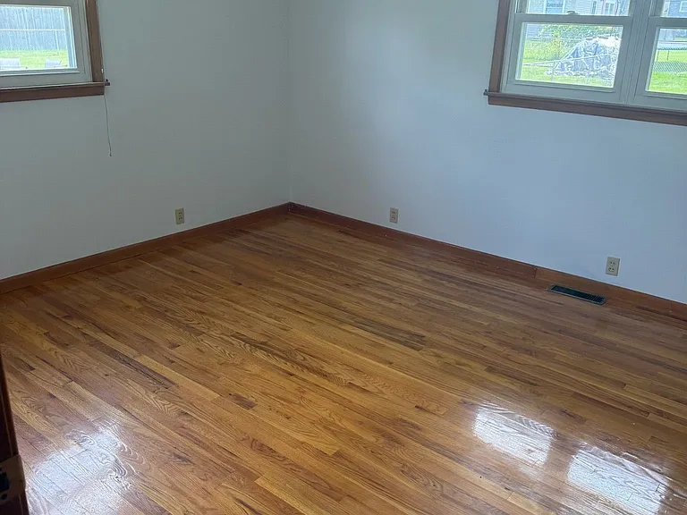 1127 Indiana Ave — Photo 4