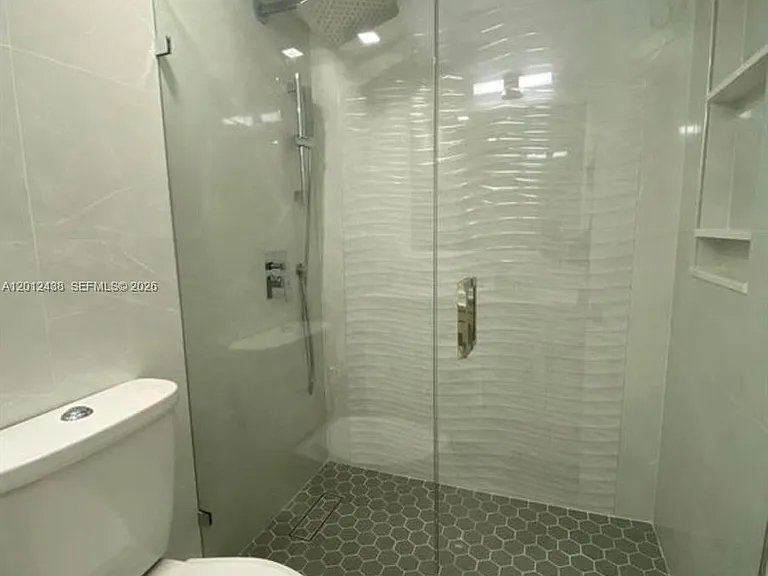 6039 Collins Ave #1033 — Photo 20