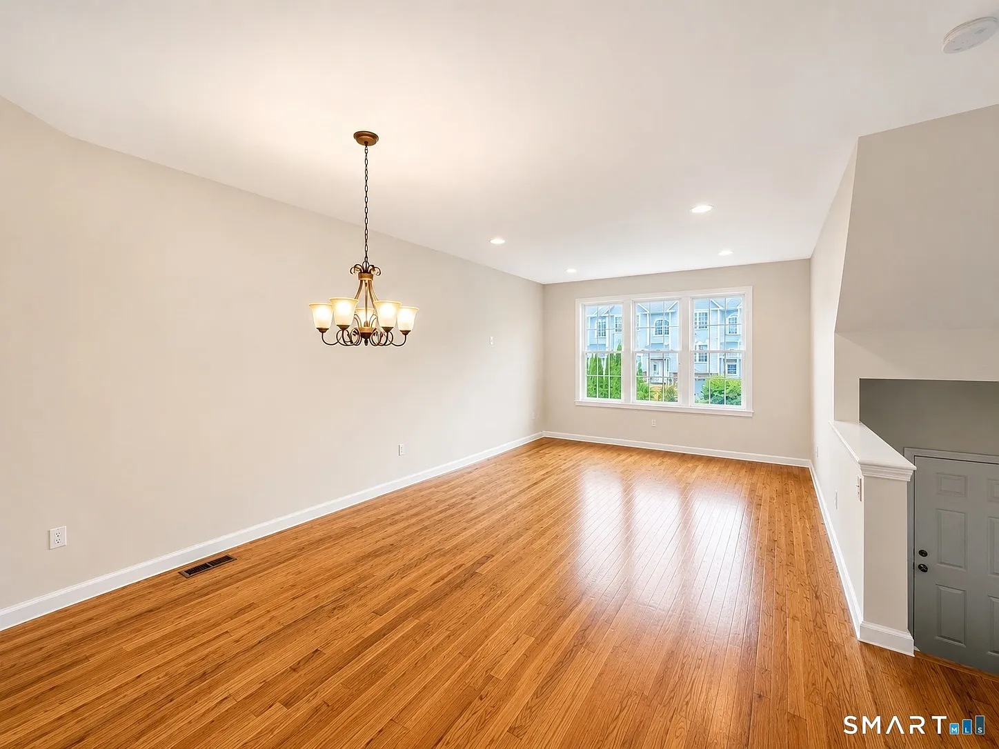 2 bed, 2.5 bath, 1774 sqft, $3,300 — Photo 2