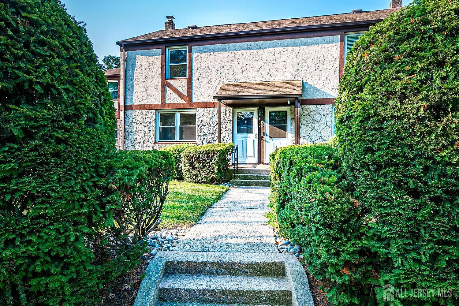 2 bed, 1.0 bath, $2,650 — Photo 2