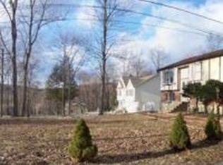 8 Whitehill Rd, Putnam Valley, NY 10579