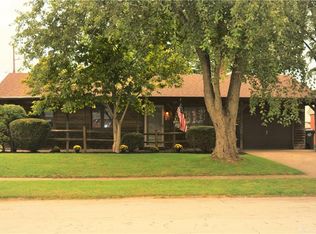 16 Laurelgrove Dr, Englewood, OH 45322