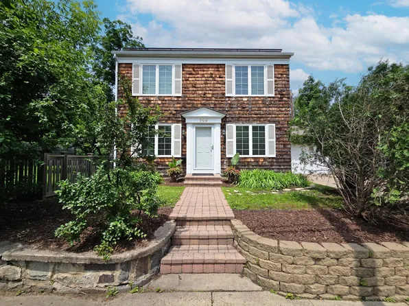 709 Wayzata Blvd E, Wayzata, MN 55391