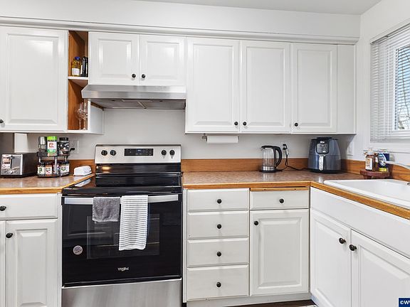 5th image of 3828 Auburn Rd NE