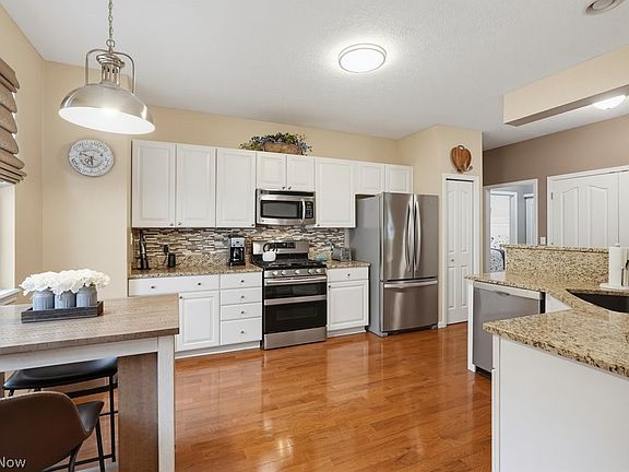 4th image of 8578 Pine Creek Ln