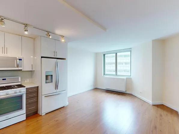 401 East 34th Street image 2 of 8