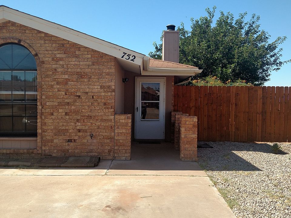 1st image of 752 Stafford Ct