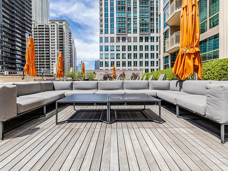 21 E Huron St #1207 — Photo 79