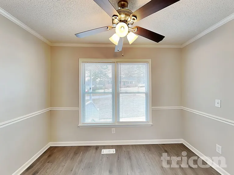 216 Netherland Dr — Photo 4