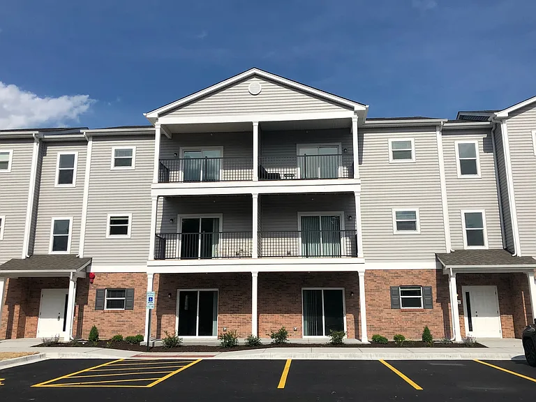 811 E Main St #1E — Photo 1