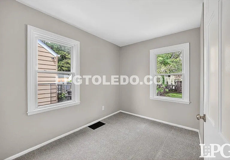4406 Asbury Dr — Photo 16