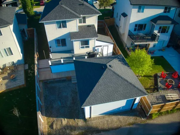 329 S Springmere Way, Chestermere, AB T1X 1N9