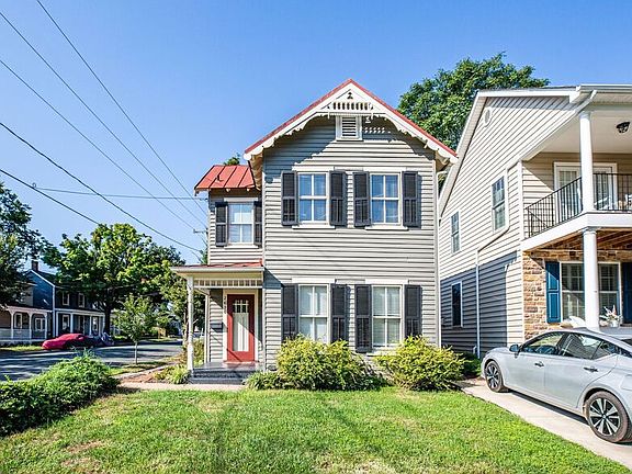 2nd image of 2616 Caroline St