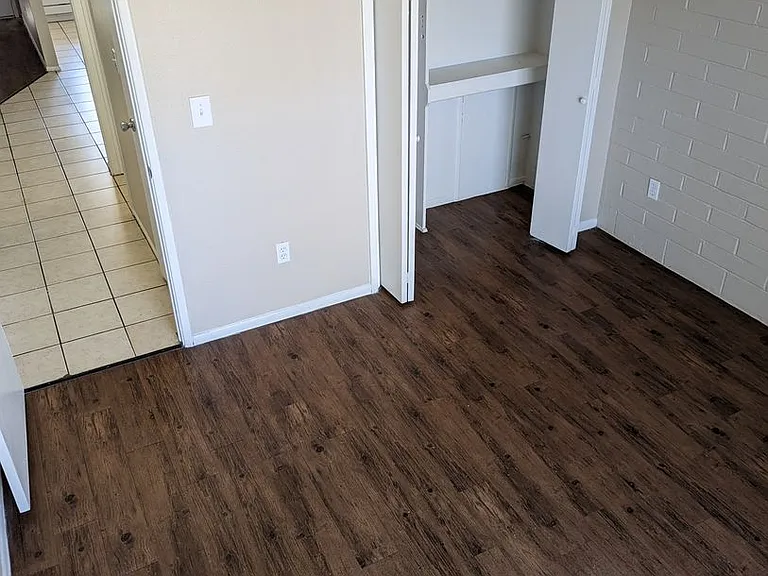 Villa Del Rey Apartment Homes — Photo 14