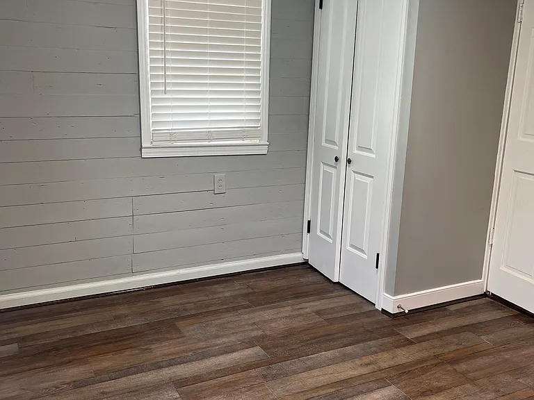 110 Front St — Photo 13