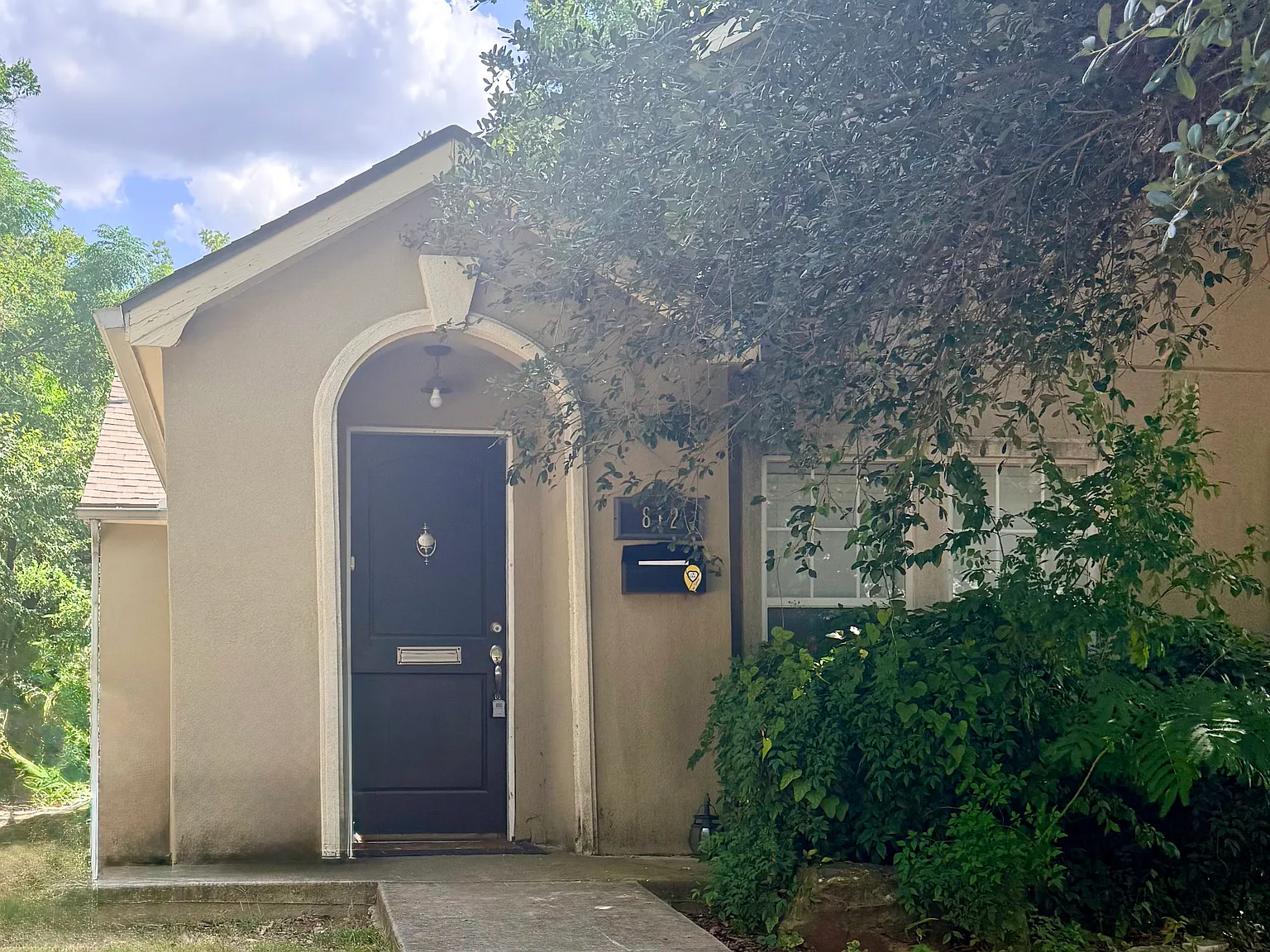 2 bed, 1100 sqft, $1,200 — Photo 1