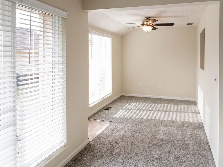 800 Hope Dr — Photo 7