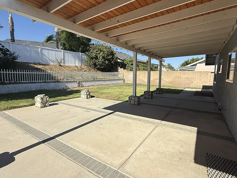 10260 Magnolia Ct — Photo 11