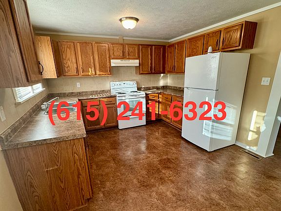 4th image of 824 Scott St