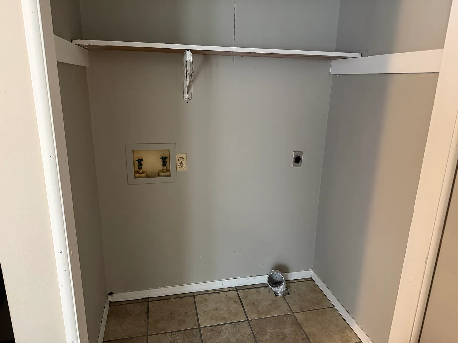 2 bed, 1100 sqft, $975 — Photo 4